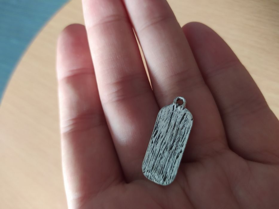 Pendente Blessed/Abençoado prateado NOVO