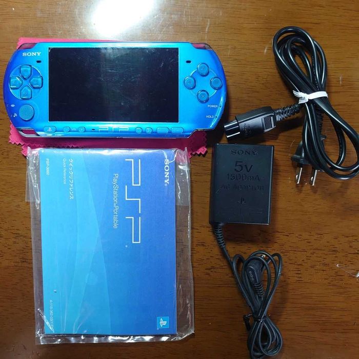 PSP 3000 vibrant blue