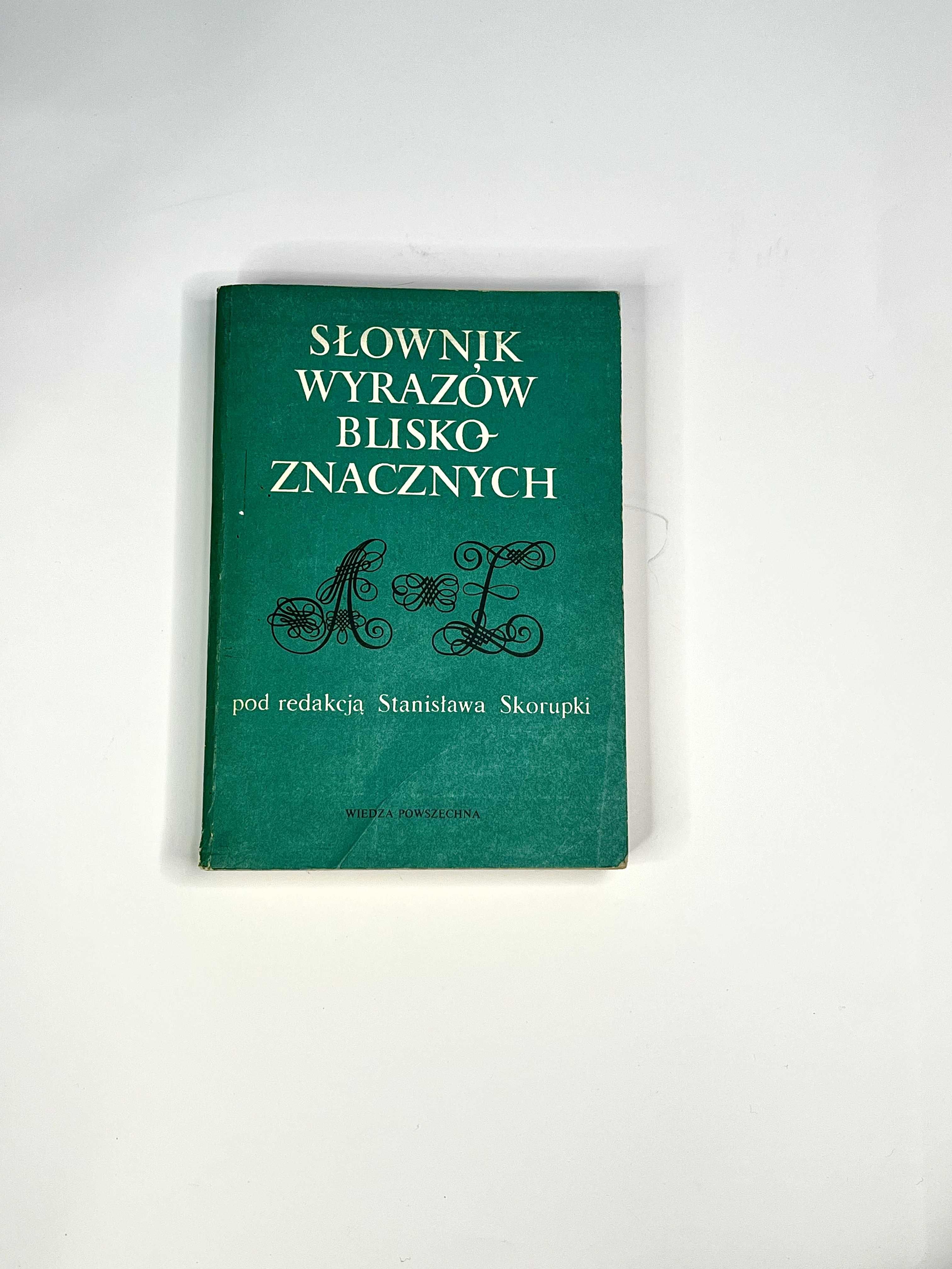 Zestaw słowników - całość lub na sztuki: terminów literackich i in.