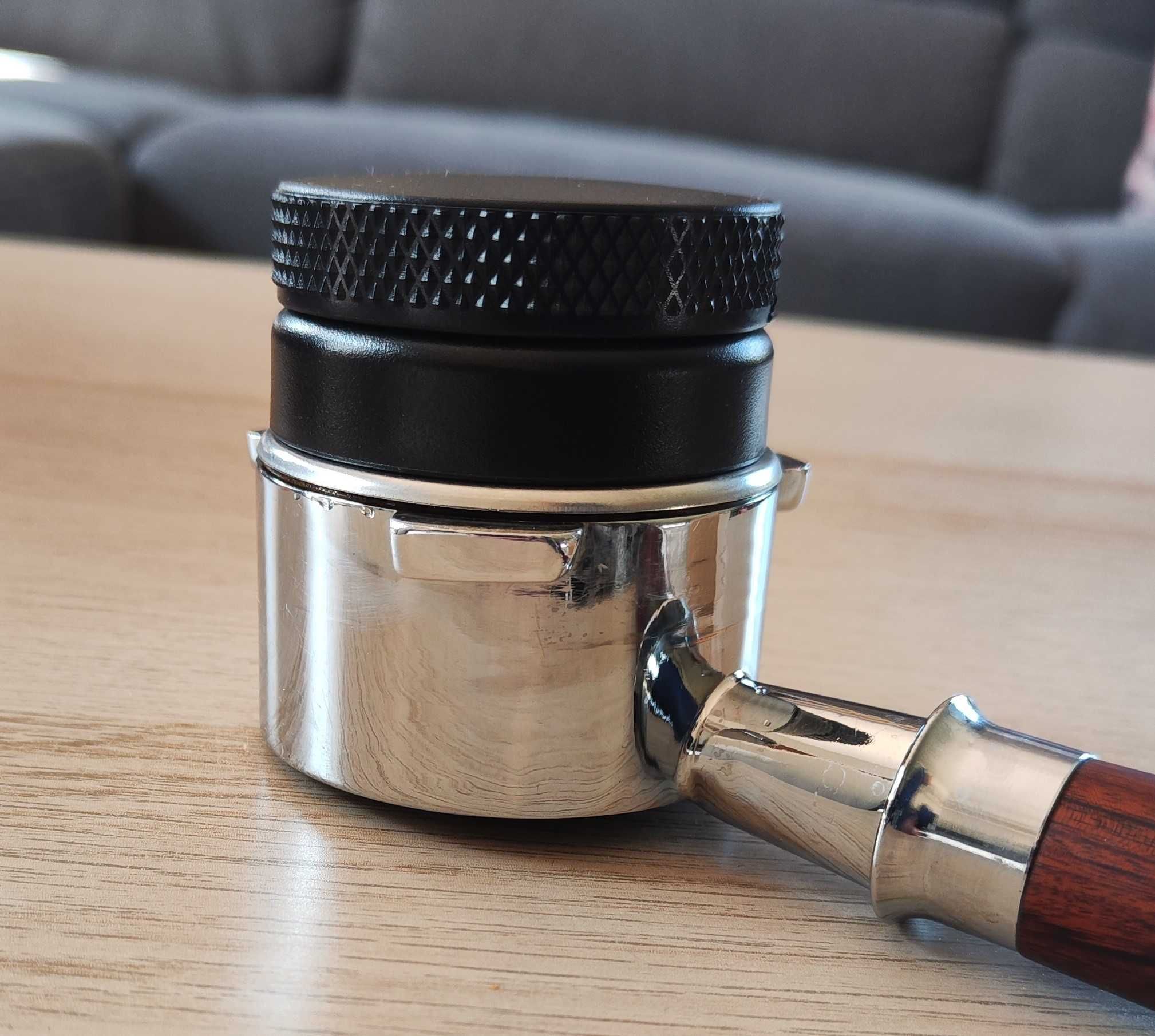 Dystrybutor, rozdzielacz, ubijak do kawy. Tamper 53 mm