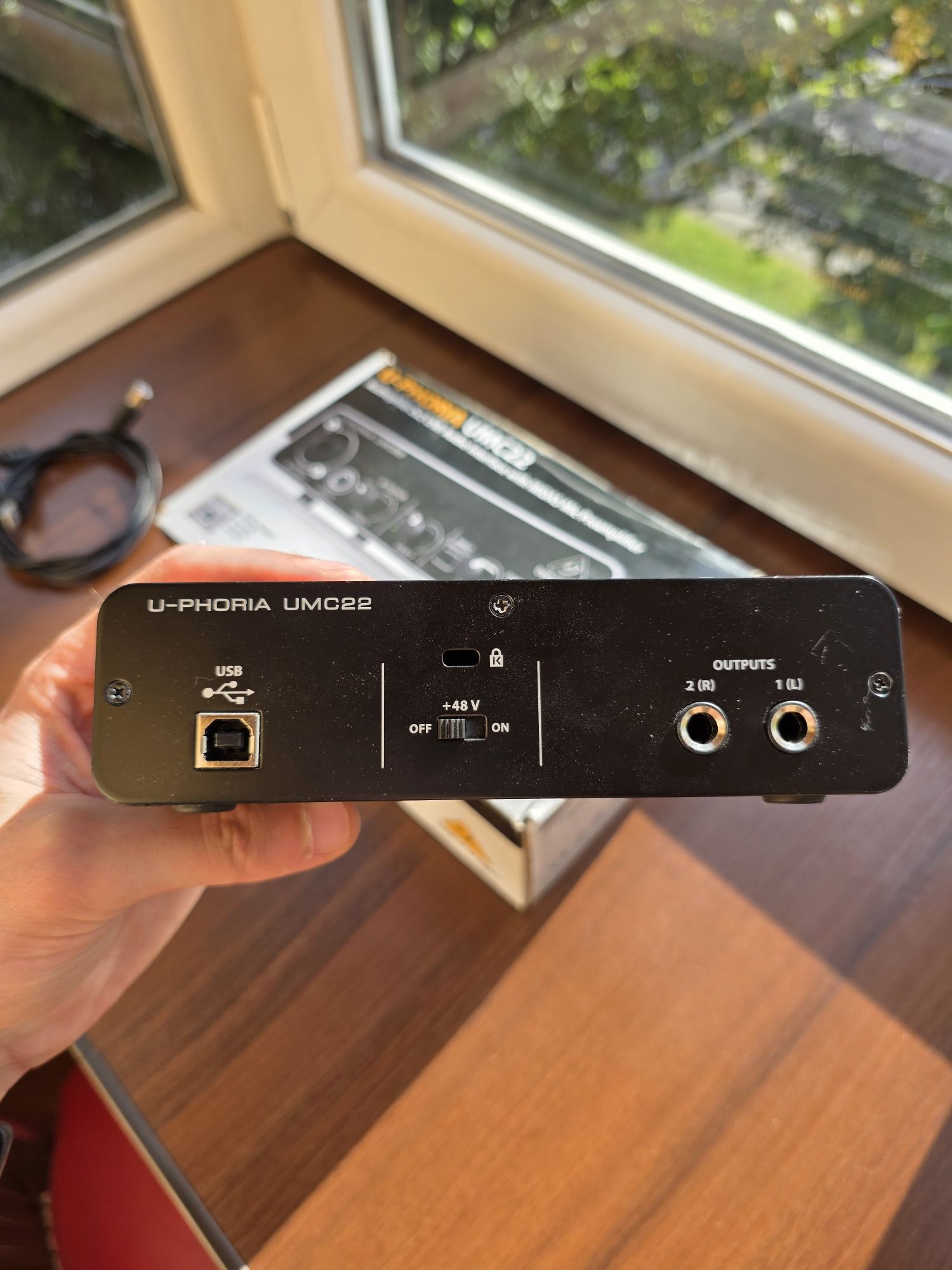 Звукова карта Behringer UMC22
