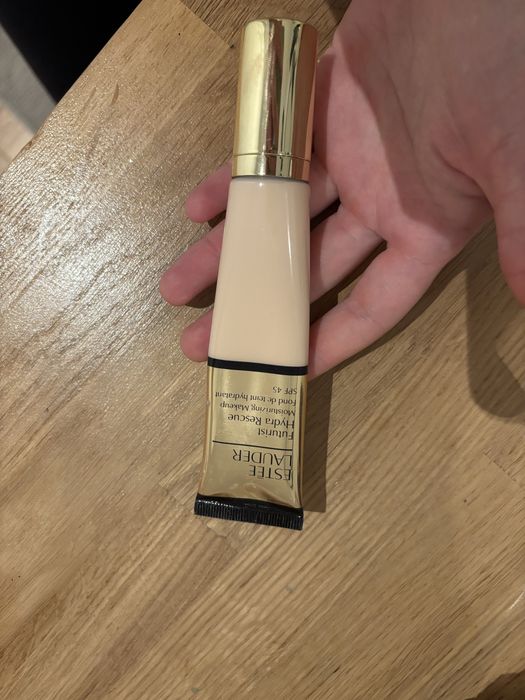 Podkład Estee Lauder Futurist Hydra Rescue, 1N0 porcelain