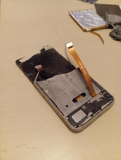 Uszkodzony Huawei P8 Lite na części