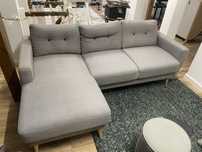 Sofa nierozkladana w stylu skandynawskim
