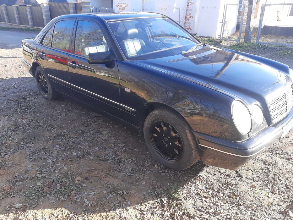 Мерседес 210 2.2дизель