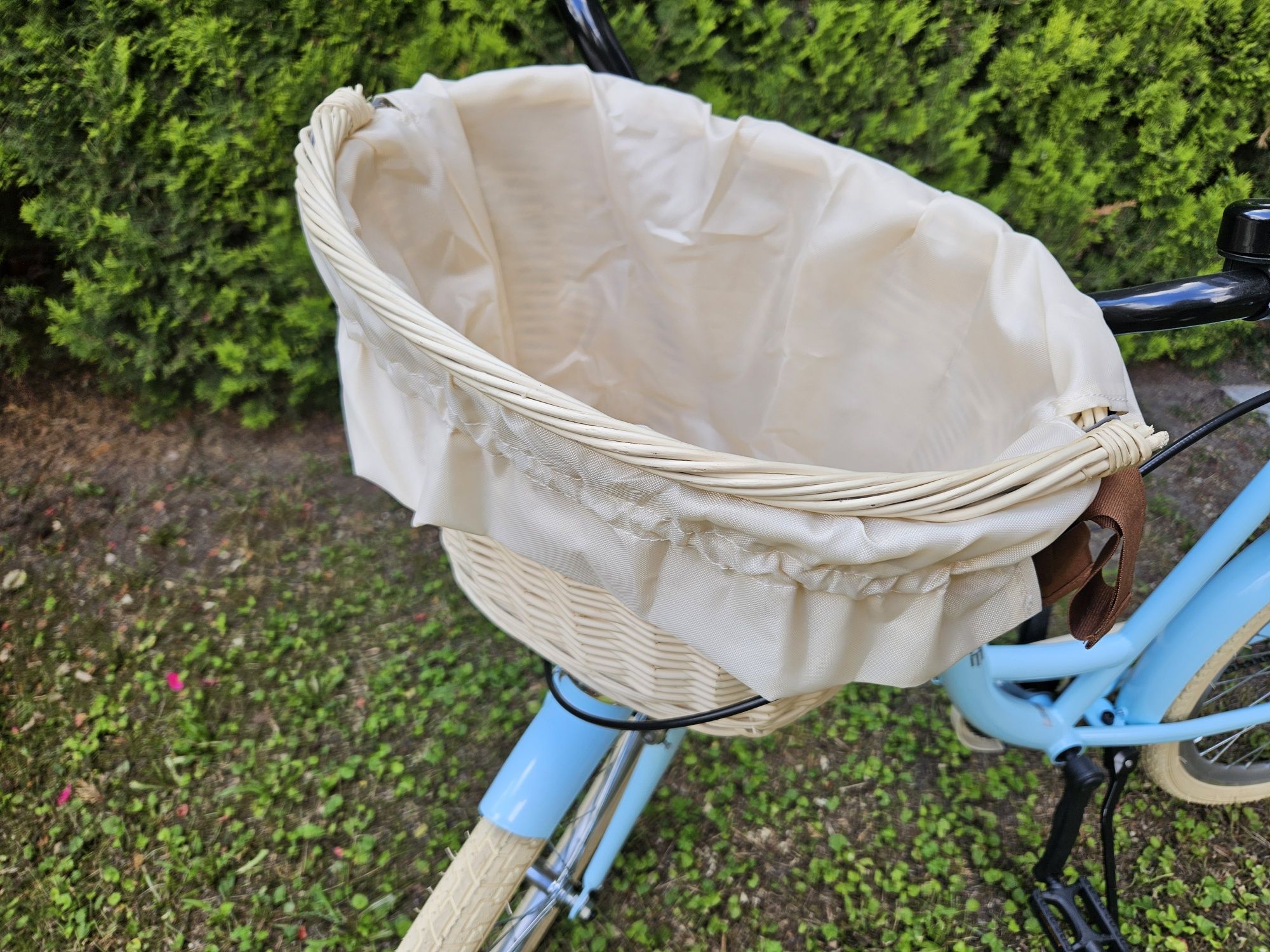 Rower damki miejski Goetze 26" niebieski, z koszykiem