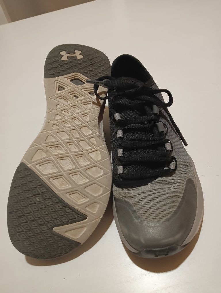 Buty Under Armour r.36,5 super stan