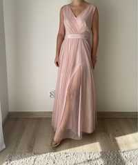 Sukienka na wesele długa pudrowy różowy błyszcząca M Koton