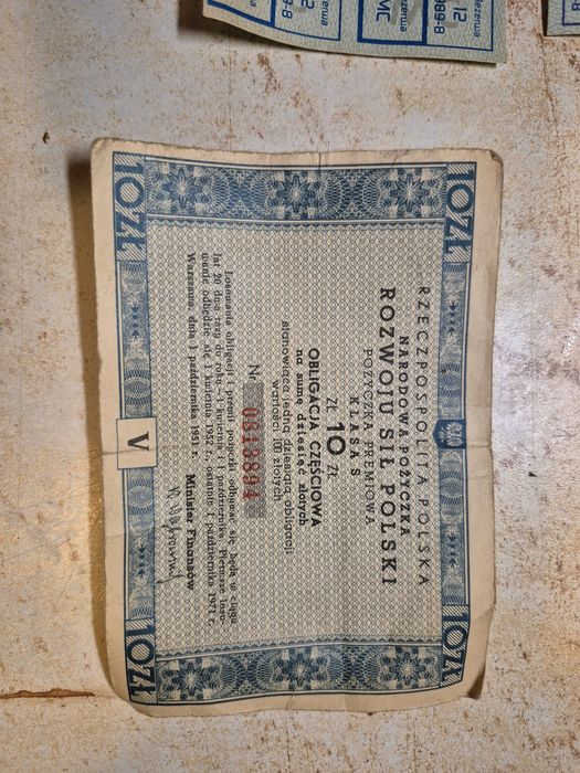 Obligacje stare dokumenty sprzedam.