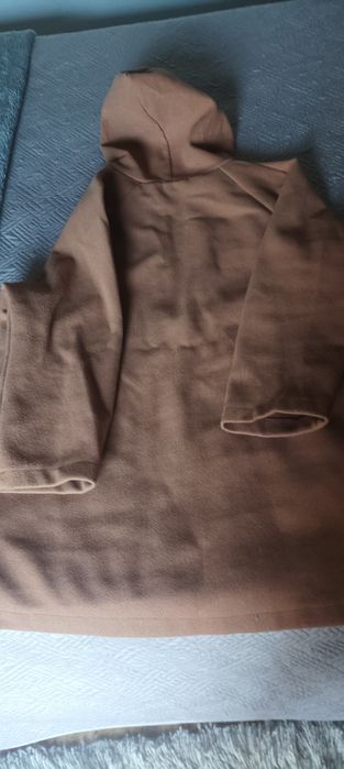 Vendo casaco de capucho e saia de pele de senhora