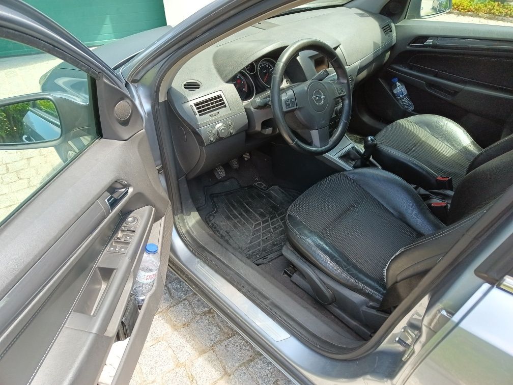Opel astra H 2004