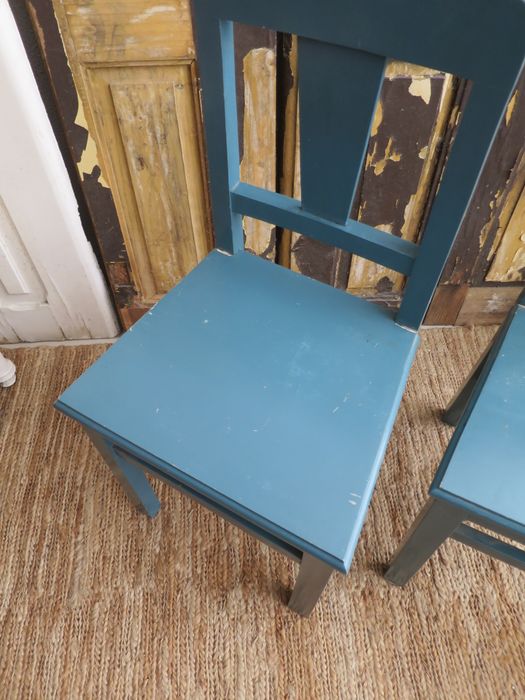 Par de cadeiras em madeira