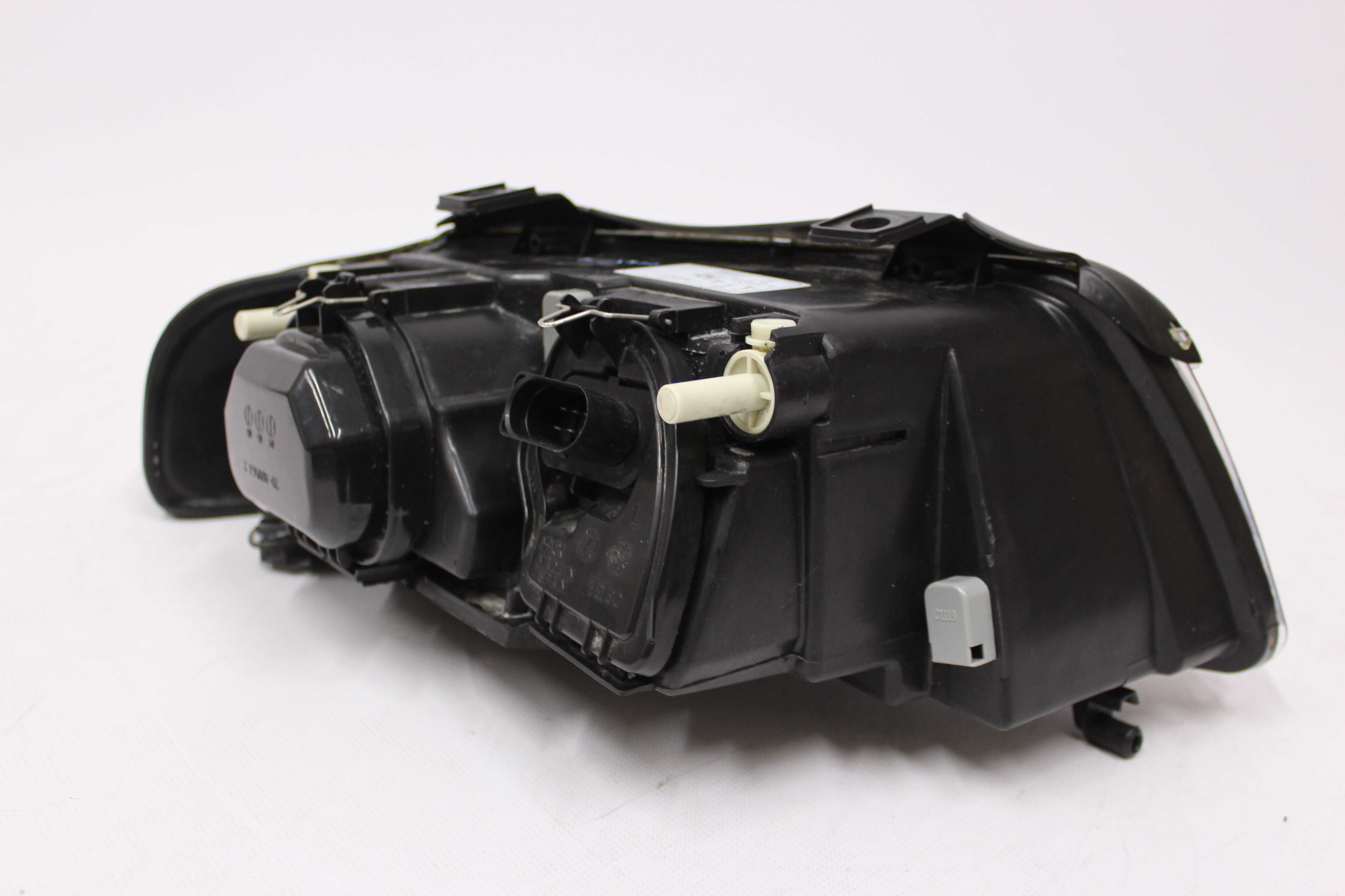 Lampa lewa reflektor przedni przód AUDI A4 B5 99-00 Soczewka NOWA