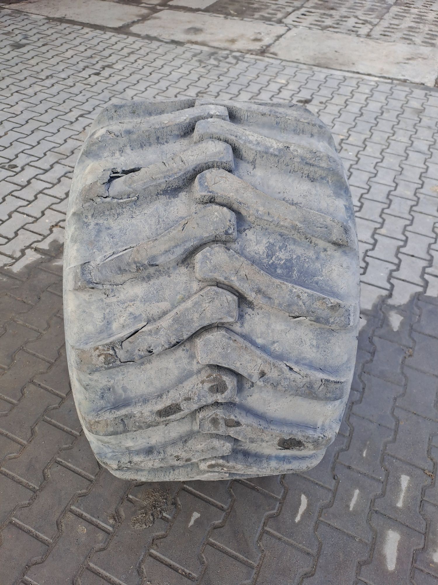 Opona przemysłowa rolnicza 600/40 22,5