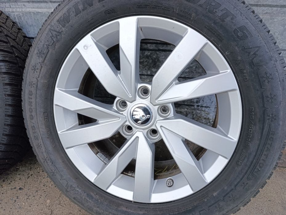 Skoda Superb 3 felgi aluminiowe 16 cali z Niemiec bardzo ładne 5 x 112