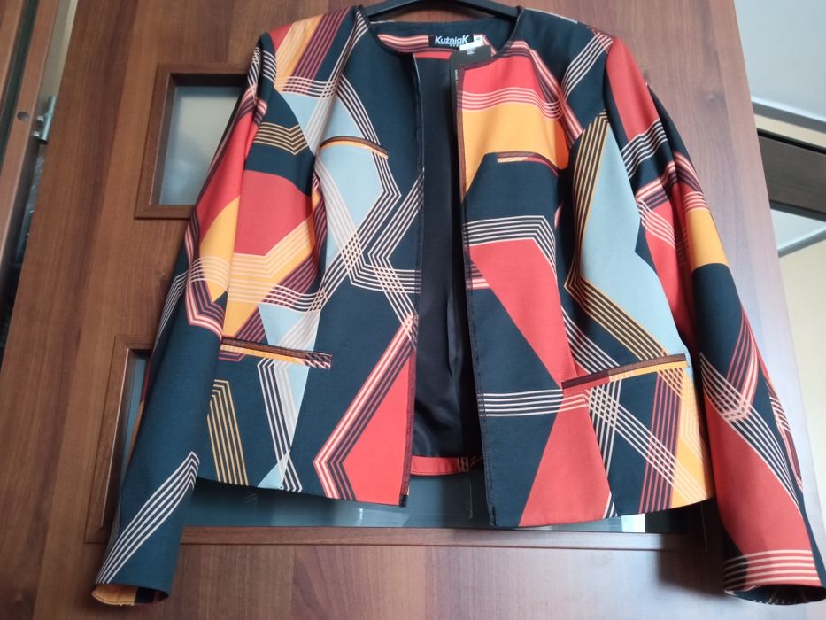 Nowy żakiet narzutka z długim rękawem bez zapięcia