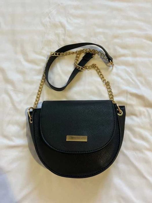 Carteira preta pequena