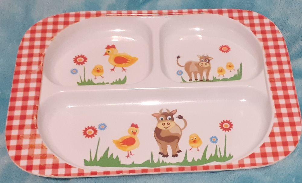 Zestaw dla przyszłej mamy. Nowe butelki, smoczek, wkładki laktacyjne i