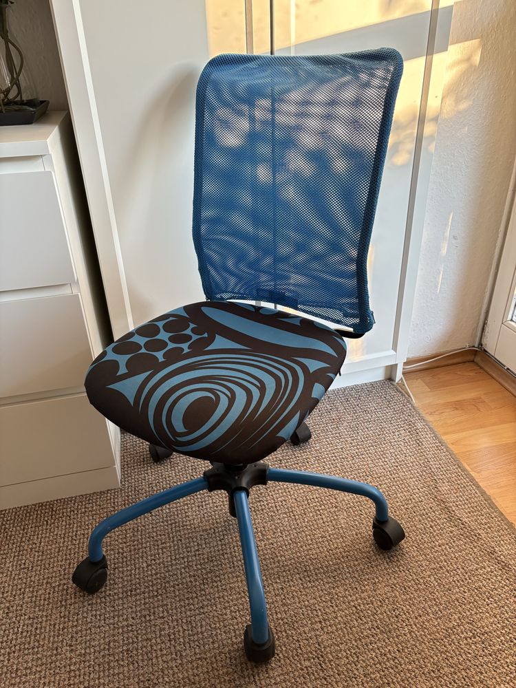 Krzesło obrotowe dla dziecka IKEA TORBJORN niebieskie