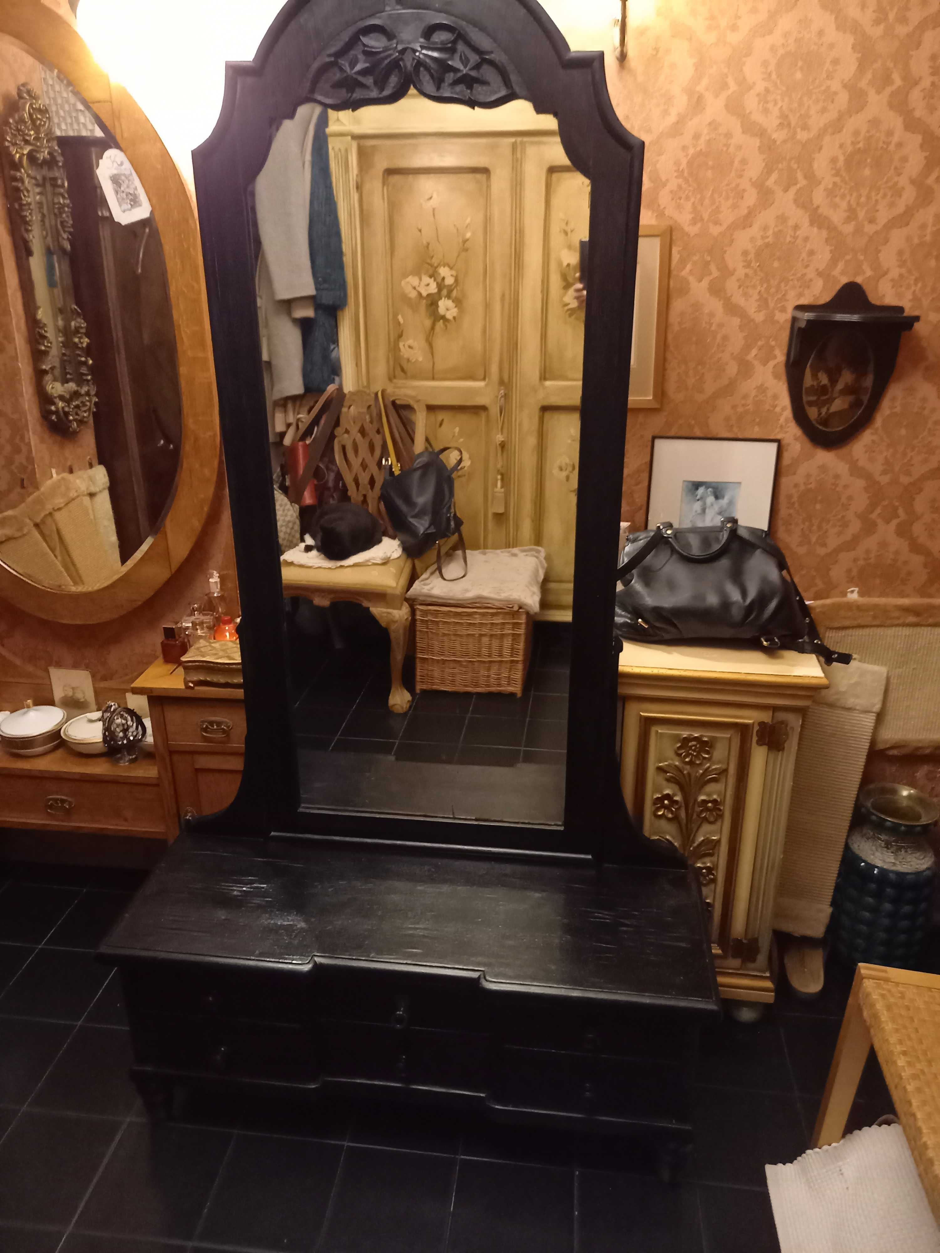 Toaletka antyk czarna z kryształowym lustrem