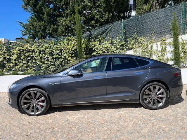Tesla Model S P85D