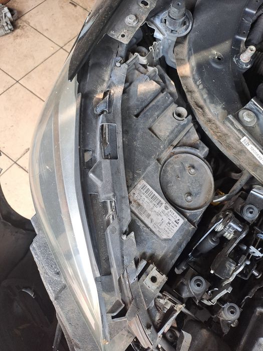 Lampa prawa bixenon bmw f10 f11 LCi lift