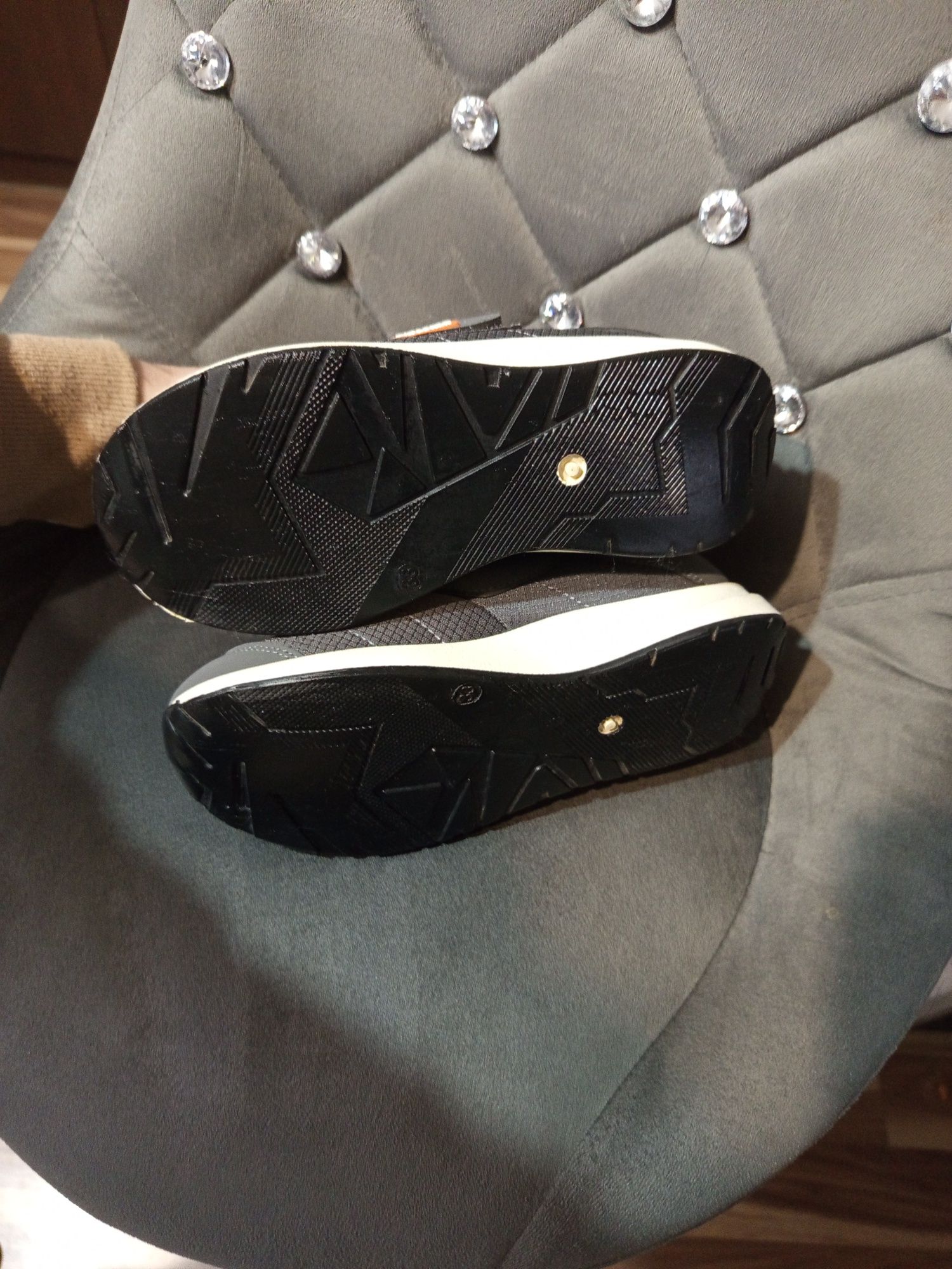 Nowe ładne buty dziecięce wiosenne jesienne łatwe ubieranie r 33 rzepy