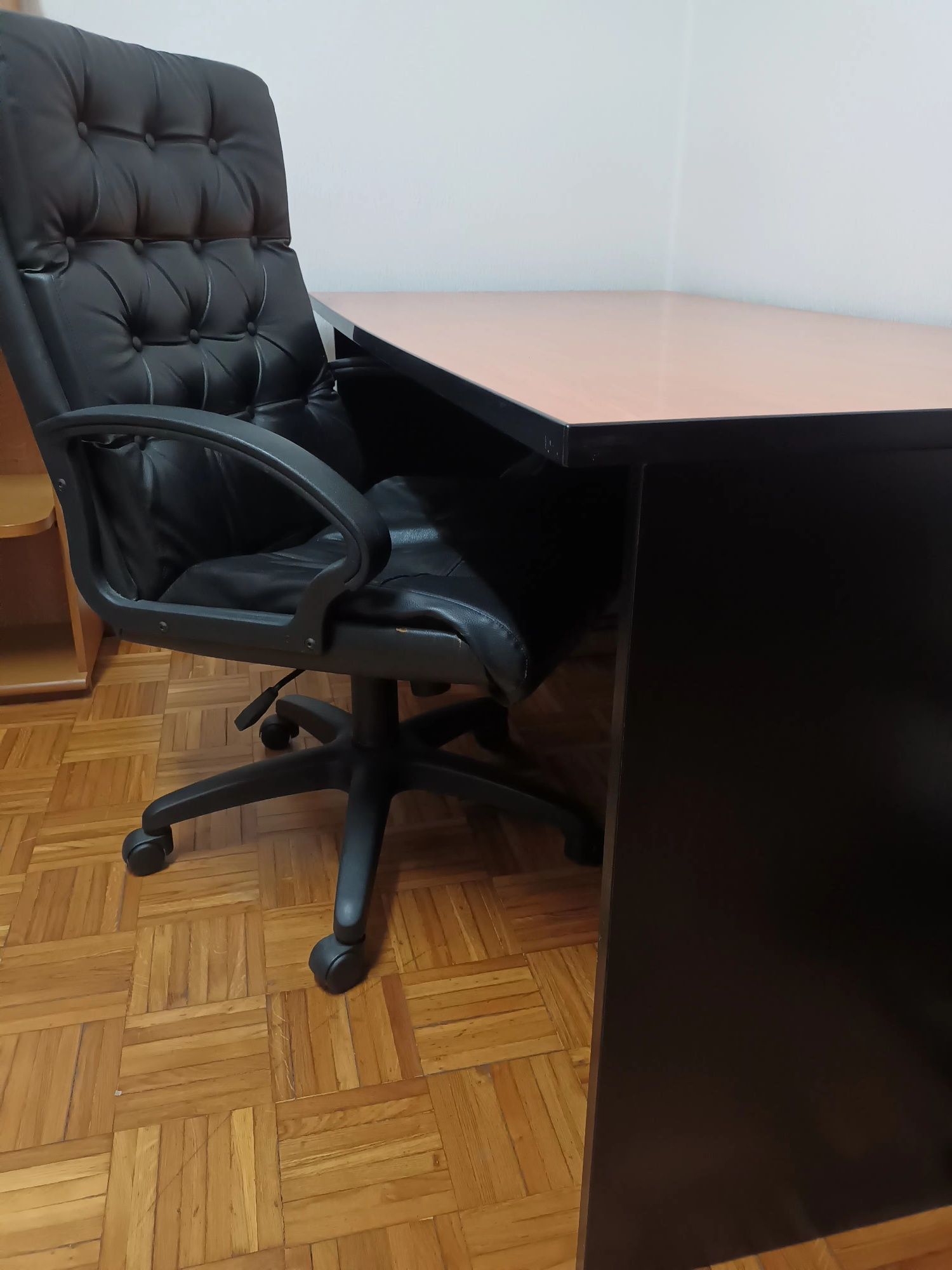 Secretária com cadeira