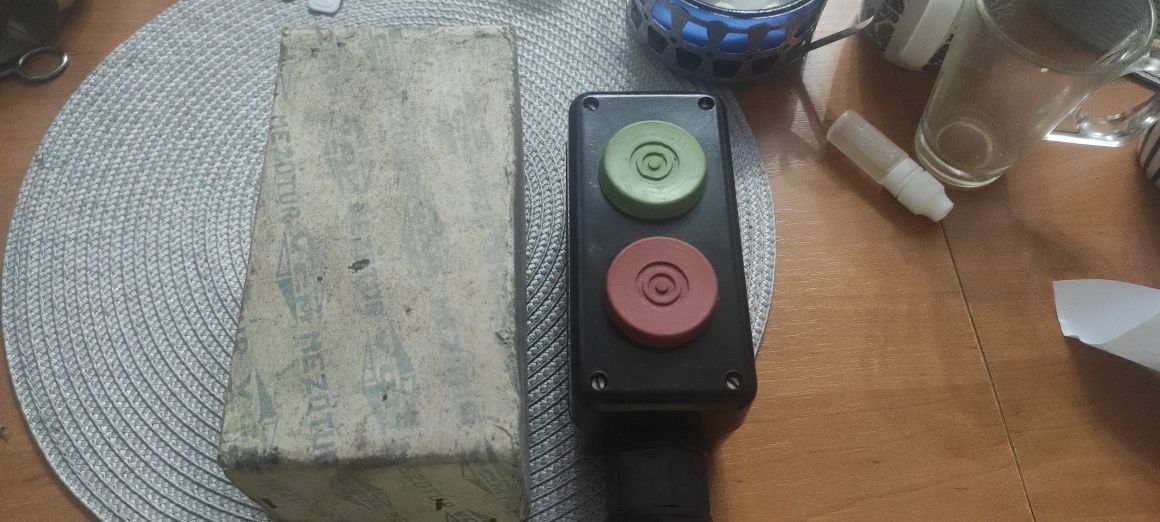 Stary przycisk kaseta sterownicza B2N made in Hungary bakielit antyk