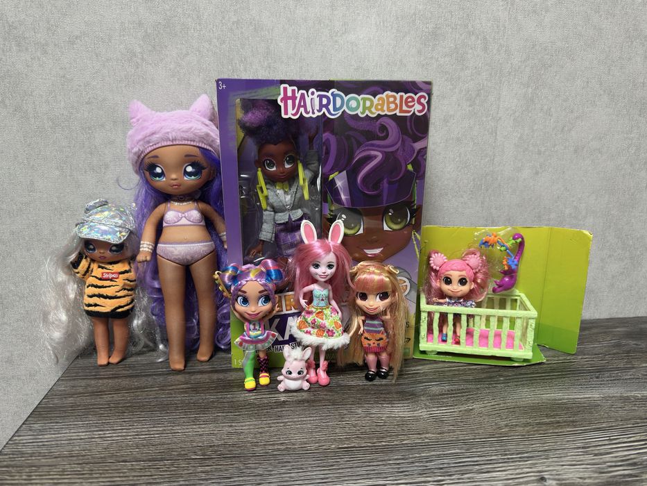 Лот ляльок для гри, всі разом