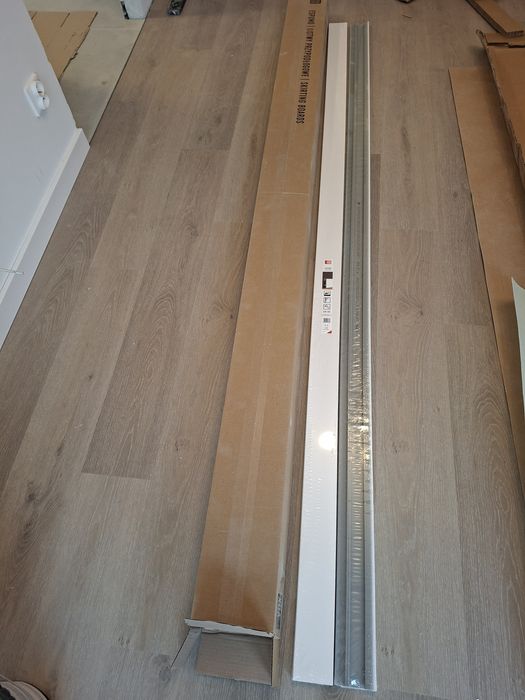 Listwy przypodłogowe Vox Espumo ESP 201 . Nowe 8 szt. 19,2 mb