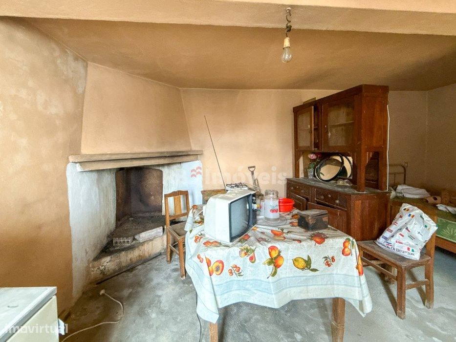 Moradia T2 c/ terreno - Galegos, Tomar