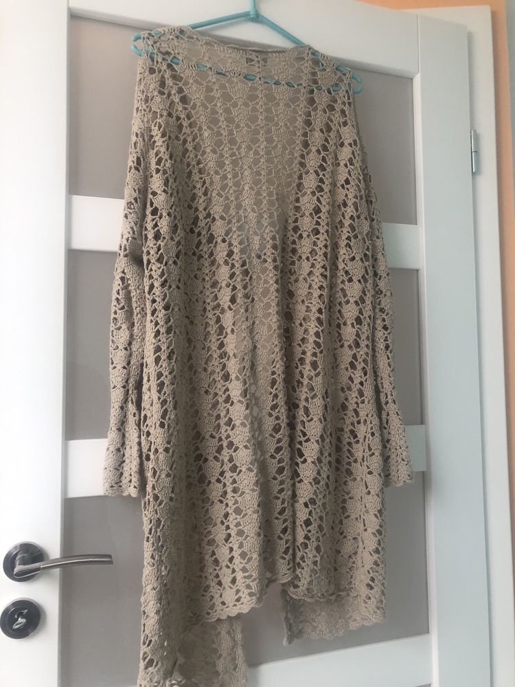 Długi beżowy sweter narzutka nitka 42/44 Marka Casual Women Stan bardz