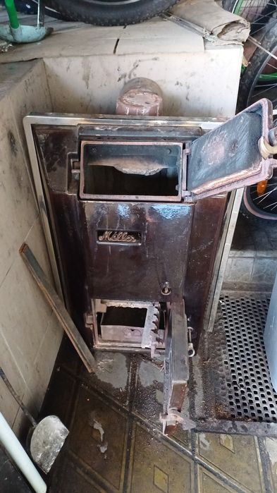 Чугунный камин.Буржуйка