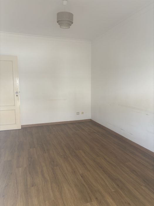 Vendo t2 com arrecadação centro Portalegre
