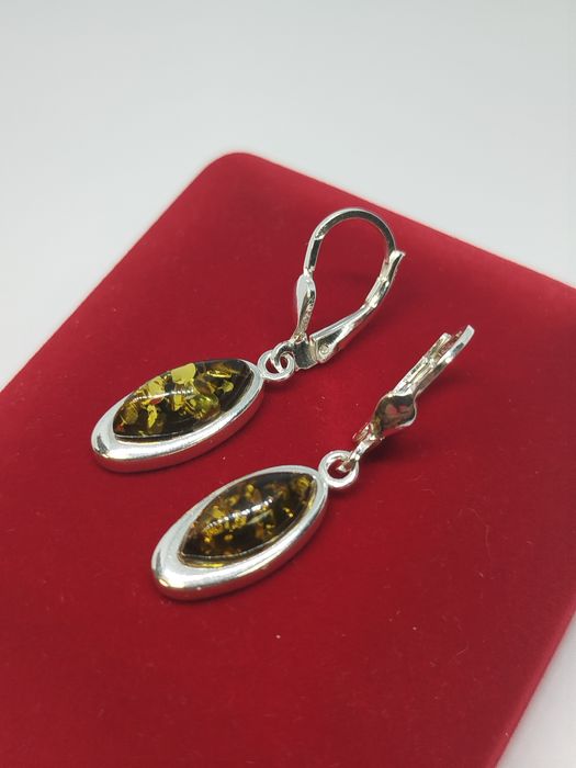 Srebrne kolczyki z zielonym bursztynem, srebro próby 925