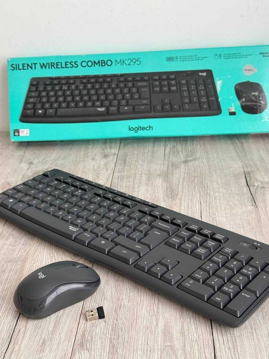 Комплект (клавіатура, миша) Logitech MK295 Wireless Combo Black NL