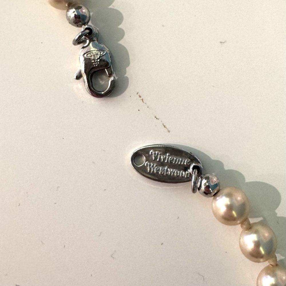 Vivienne Westwood Mini bas relief pearl choker naszyjnik necklace