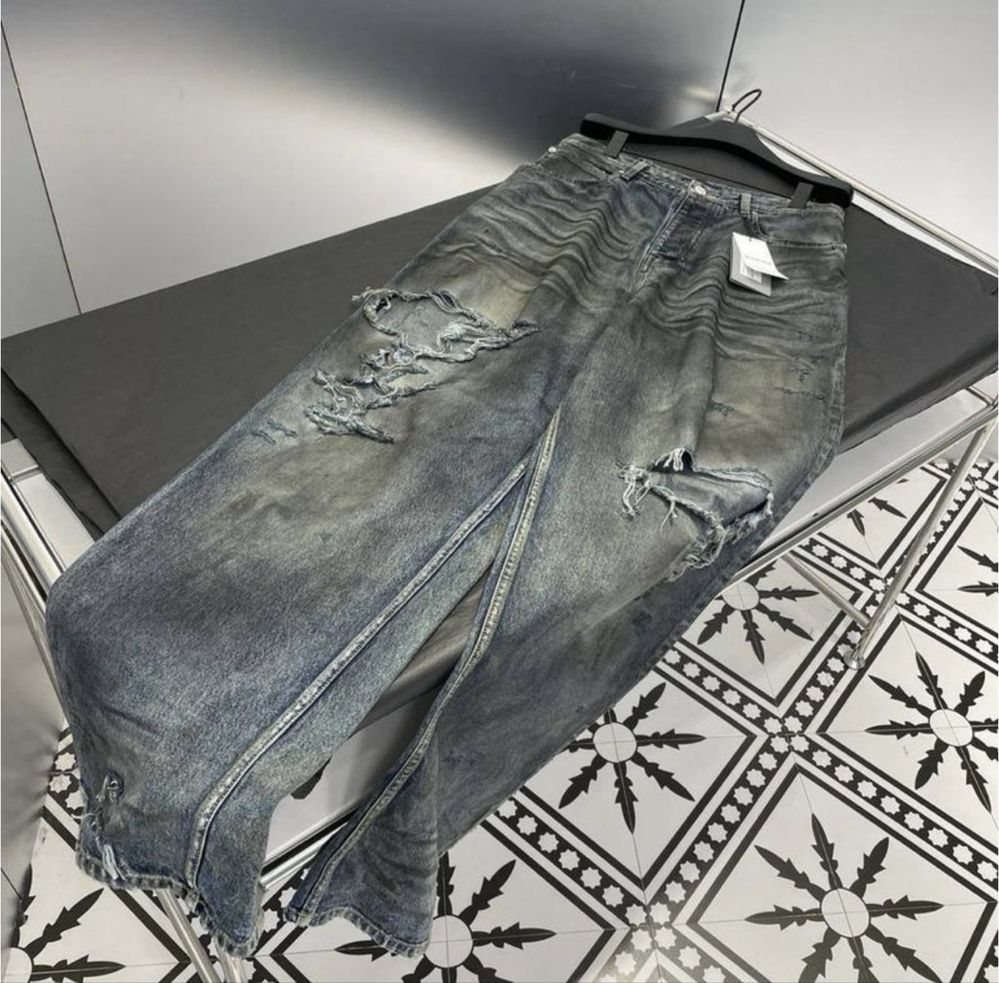 Джинсы Balenciaga