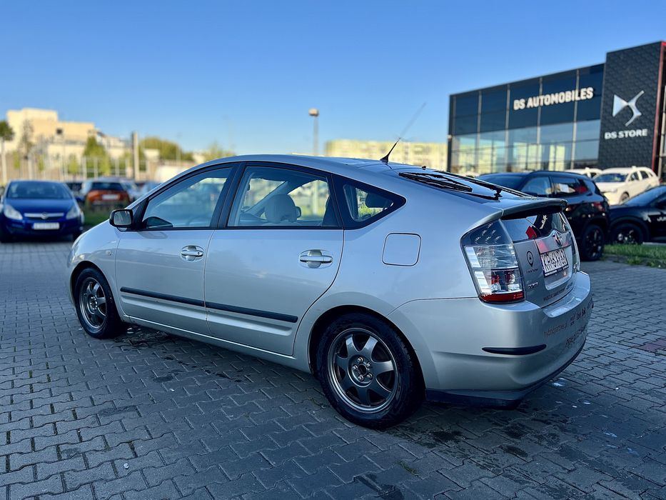 Wynajem samochodu Wynajem AuT Wypożyczalnia doba tydzień Prius Automat