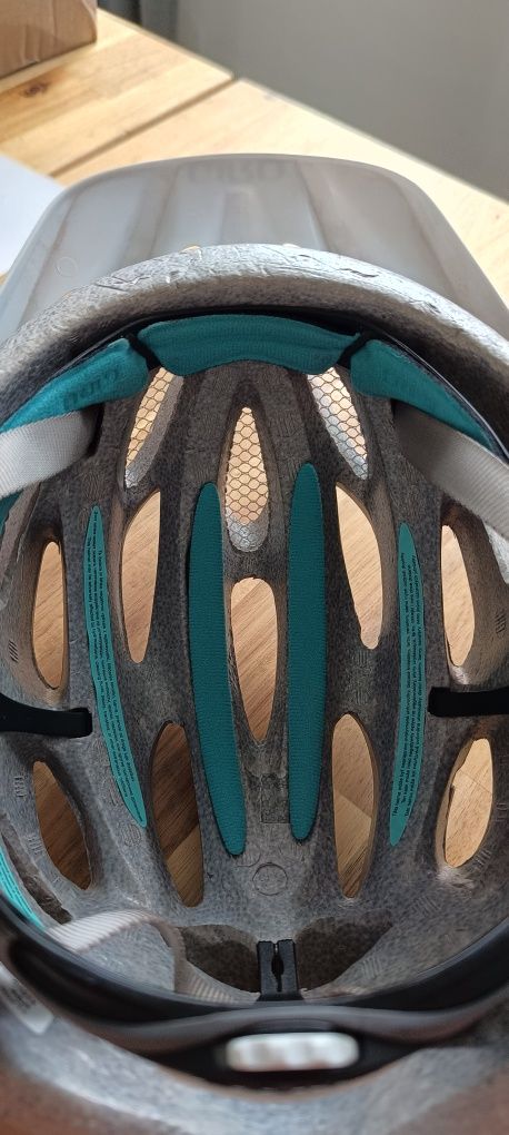 Kask damski Giro 54-61 cm 269g