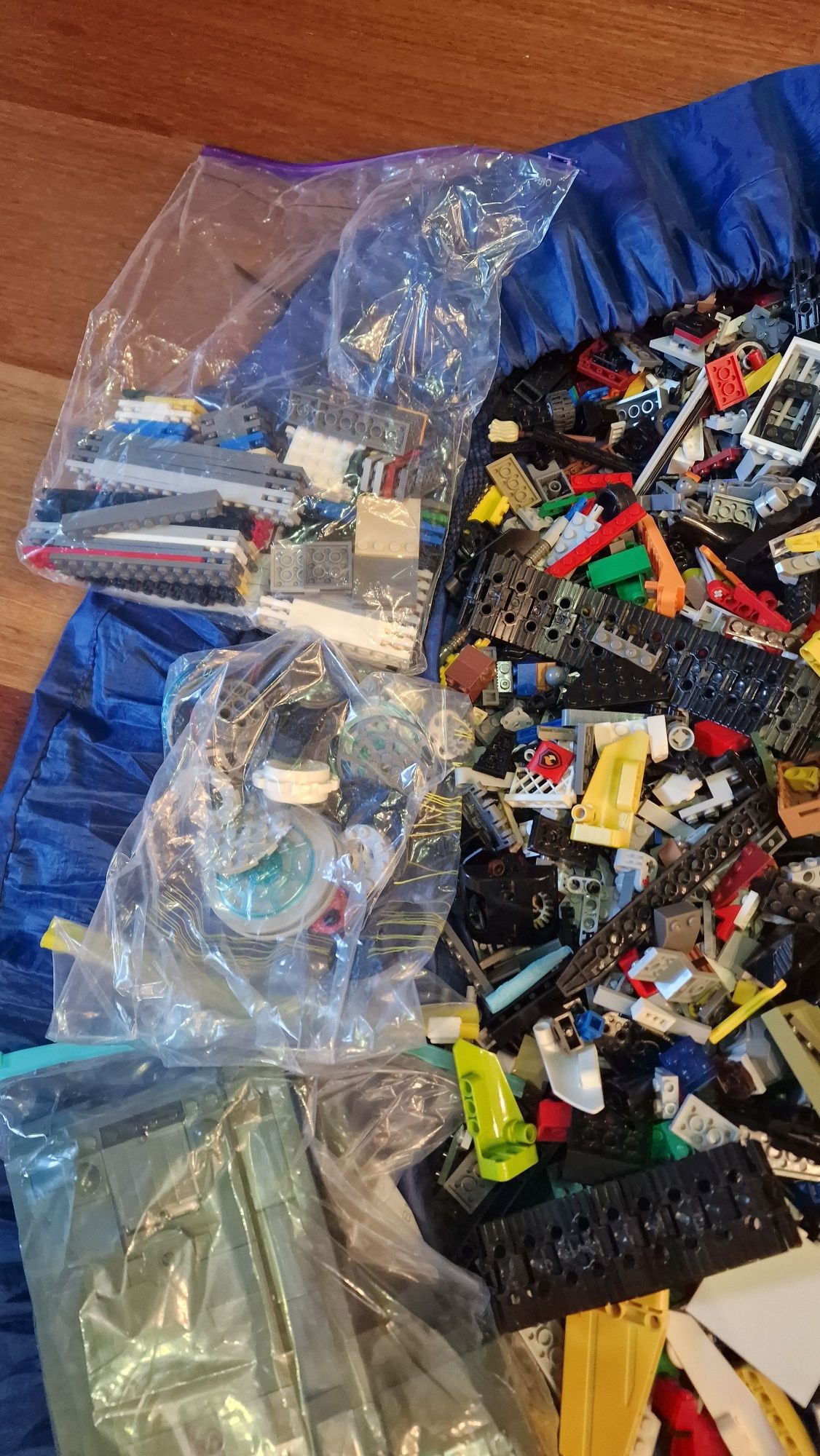 Lego (city, creator, technic)  12 kg, osobno silniczki, instrukcje