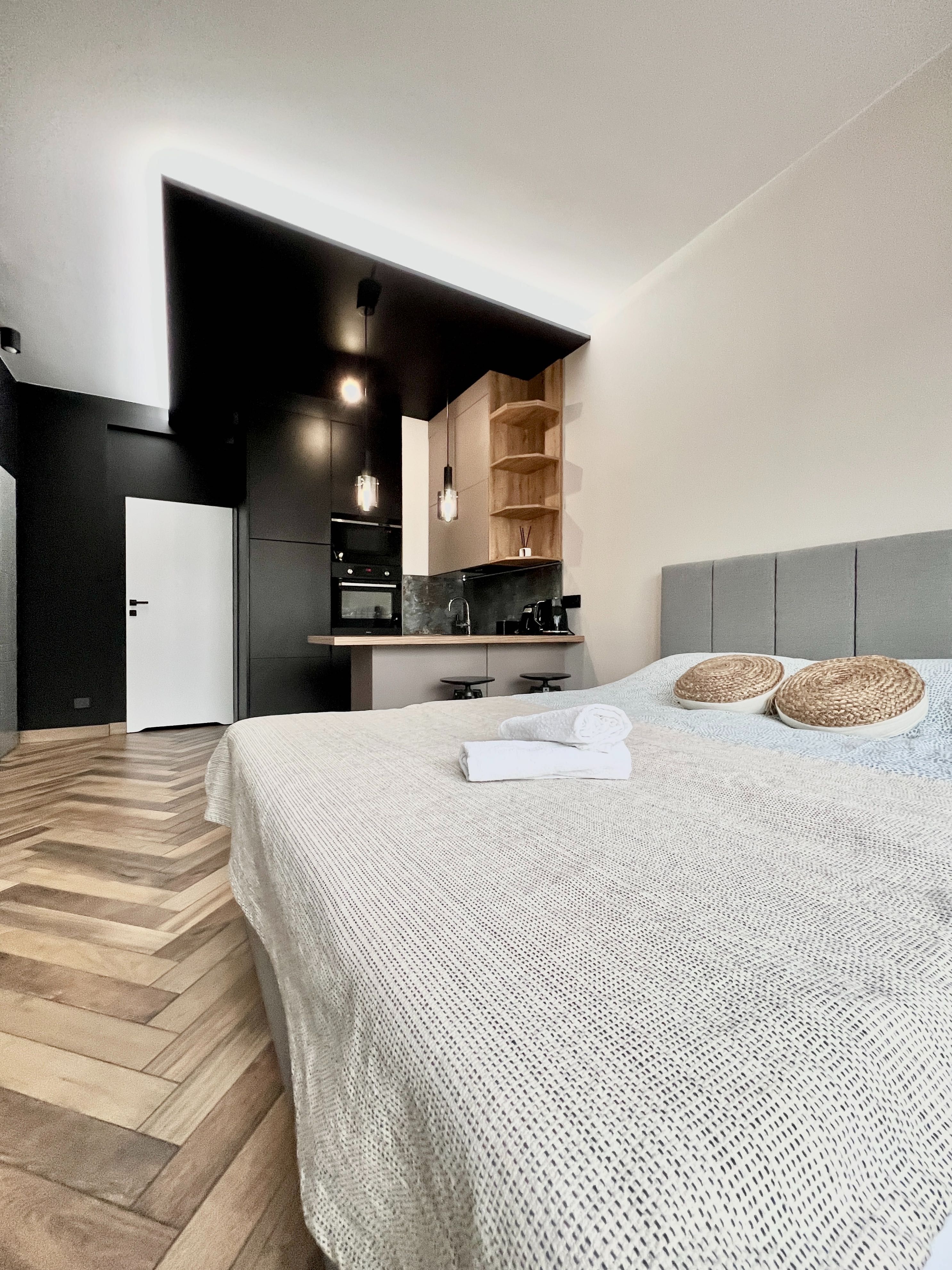 Przestronny apartament studio obok rynku!TOP lokalizacja!2-4 osoby M16
