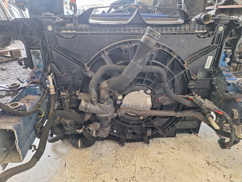 Jaguar F-pace X761 Передня панель, телевізор