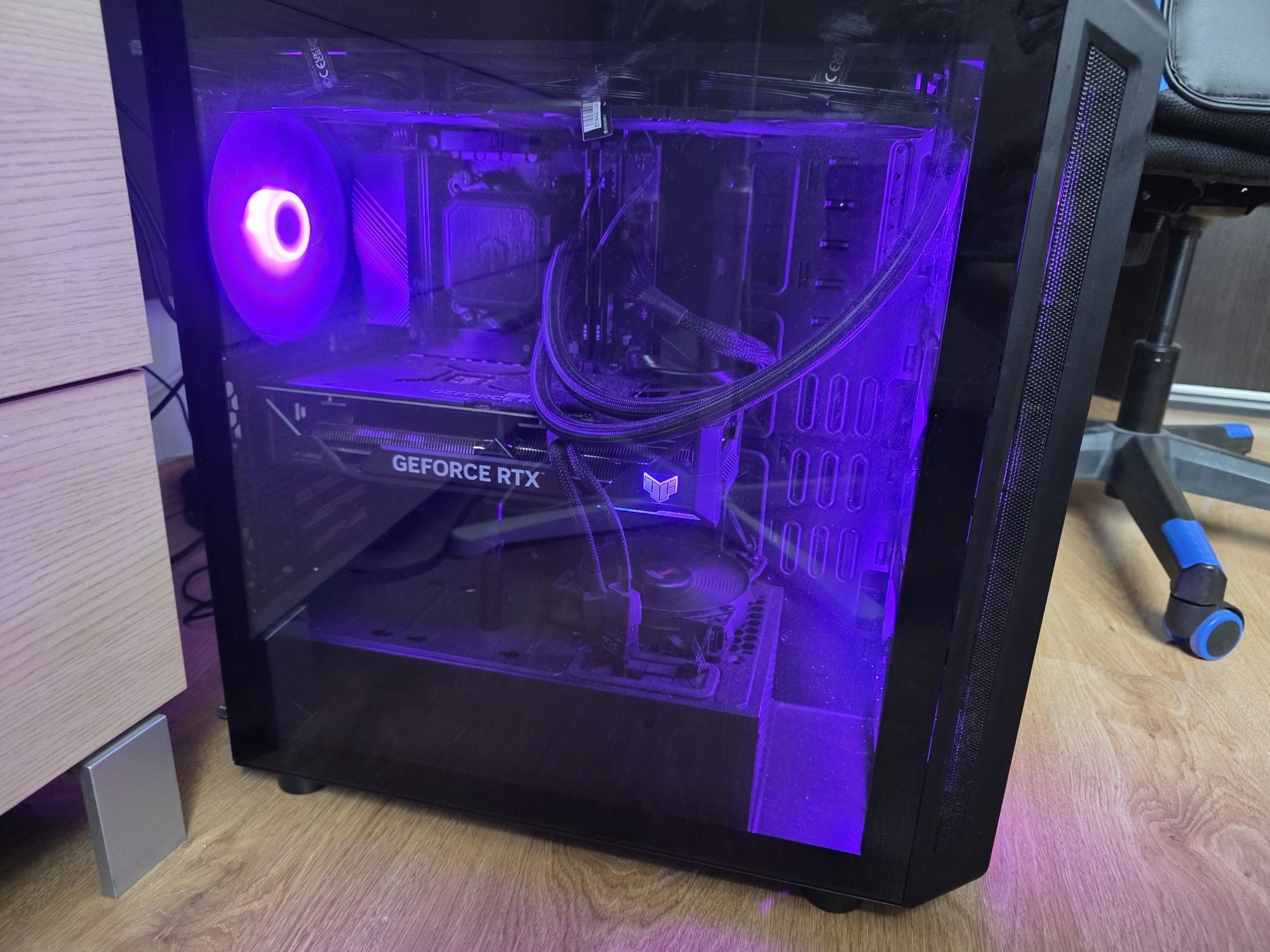 Komputer Stacjonarny Ryzen 7 9800X3D / RTX 4070 TI Super / 3TB / 32GB