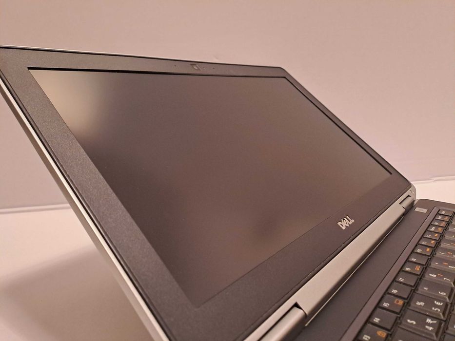 DELL Latitude E6330 i5-3320M 2.60GHz 8GB DDR3 SSD 240GB Windows 11 Pro