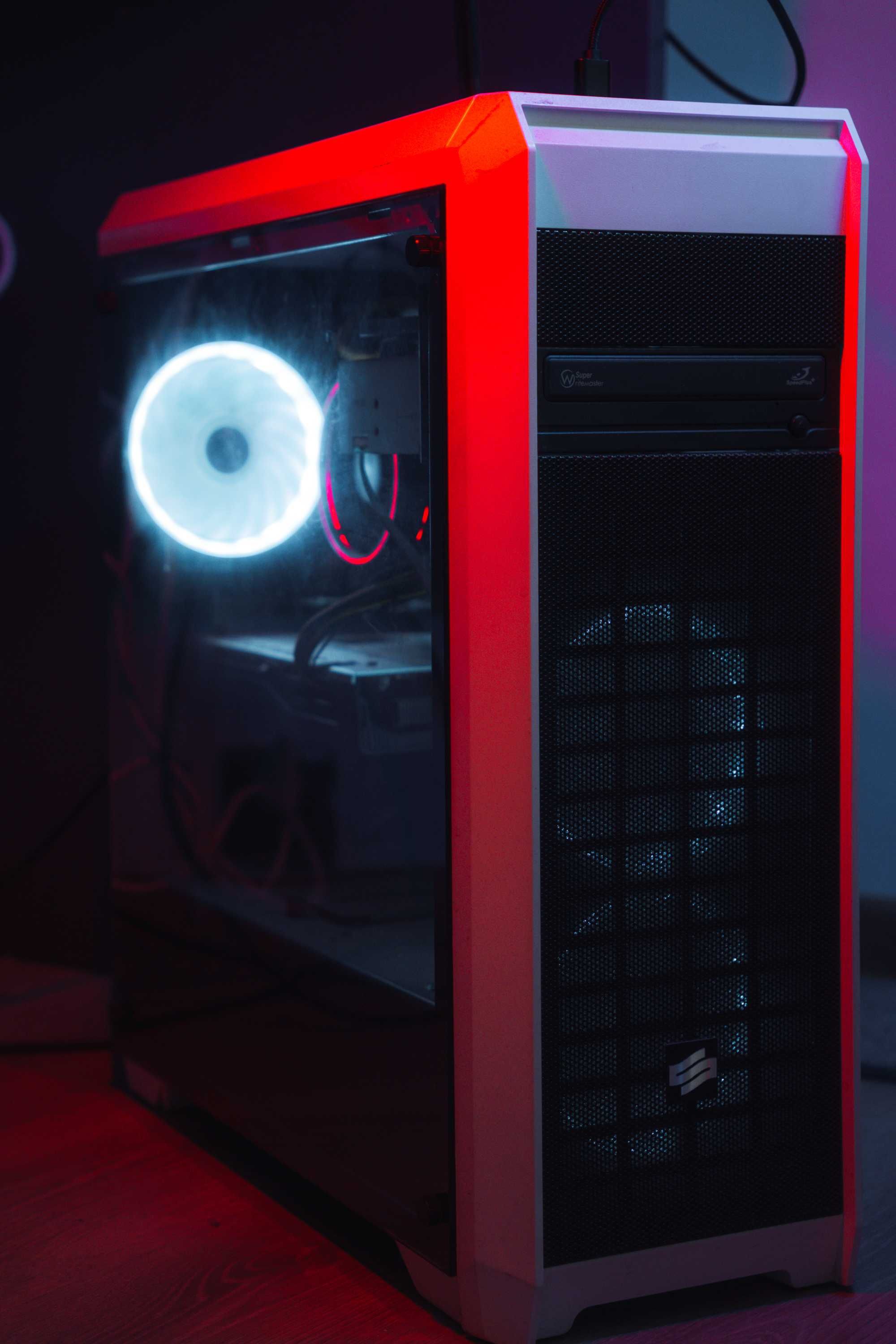 Komputer Ryzen 7 / RX 570 / 16GB / 3x SSD + Monitor, klawiatura i mysz