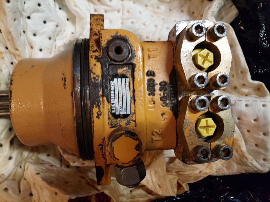 Silnik hydrauliczny koparki Liebherr, napęd jazdy i  przekladni