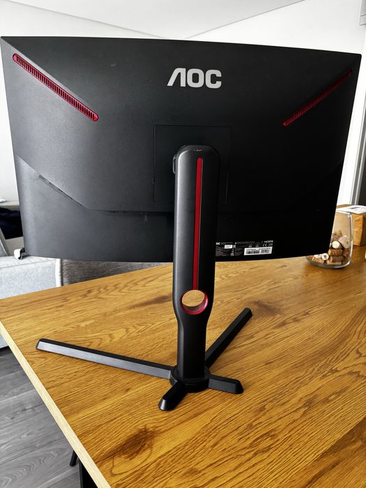 Monitor gaming curvo AOC 27 polegadas