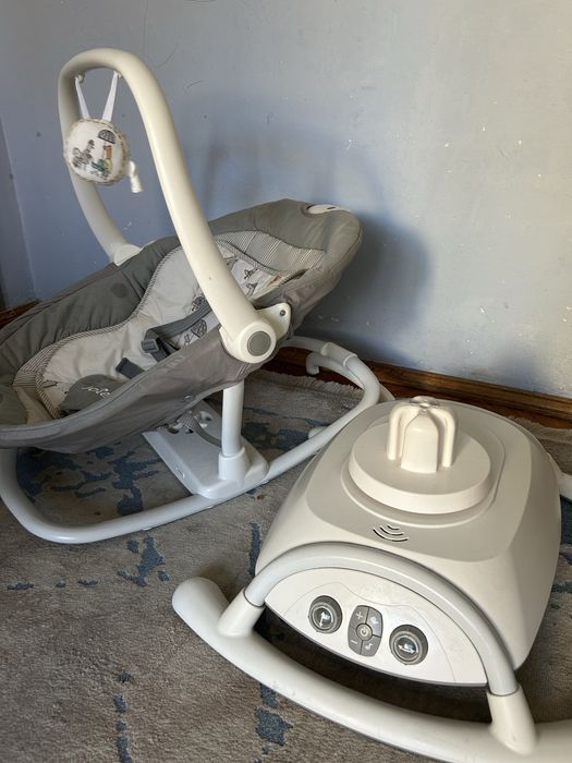 Крісло гойдалка Joie